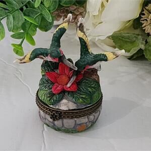 Gorgeous Porcelain Limoges‎ Style Hummingbird Trinket jewelery Box